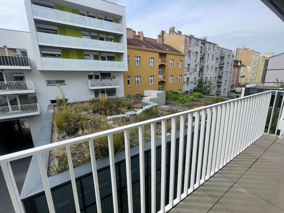 Apartment Karel With Garage Parking Prag Dış mekan fotoğraf