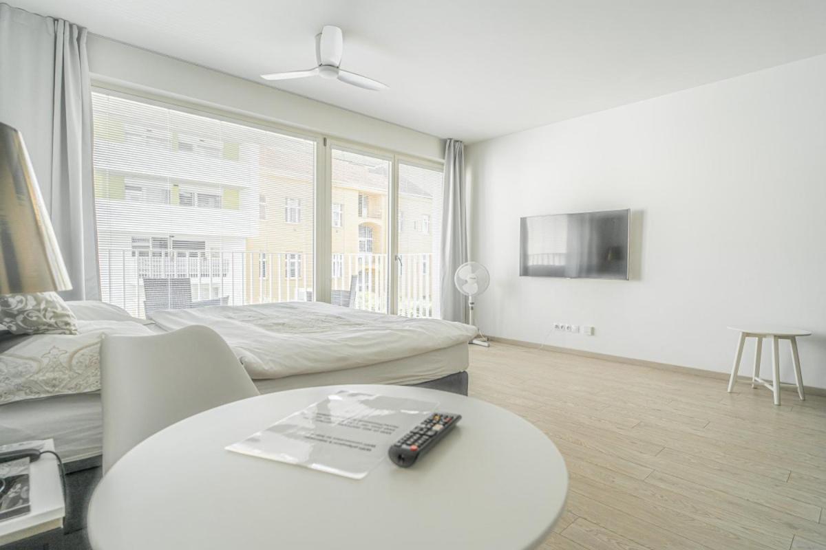 Apartment Karel With Garage Parking Prag Dış mekan fotoğraf